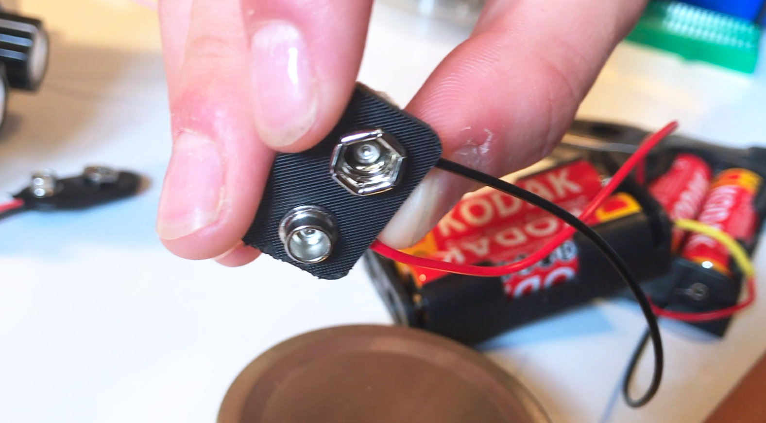 9 volt battery positive and negative