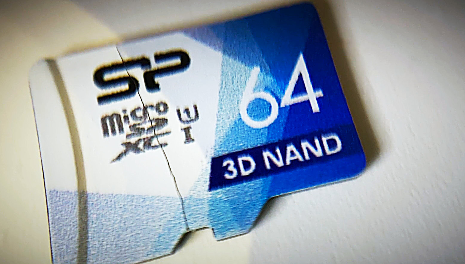 broken micro sd card crack close up macro