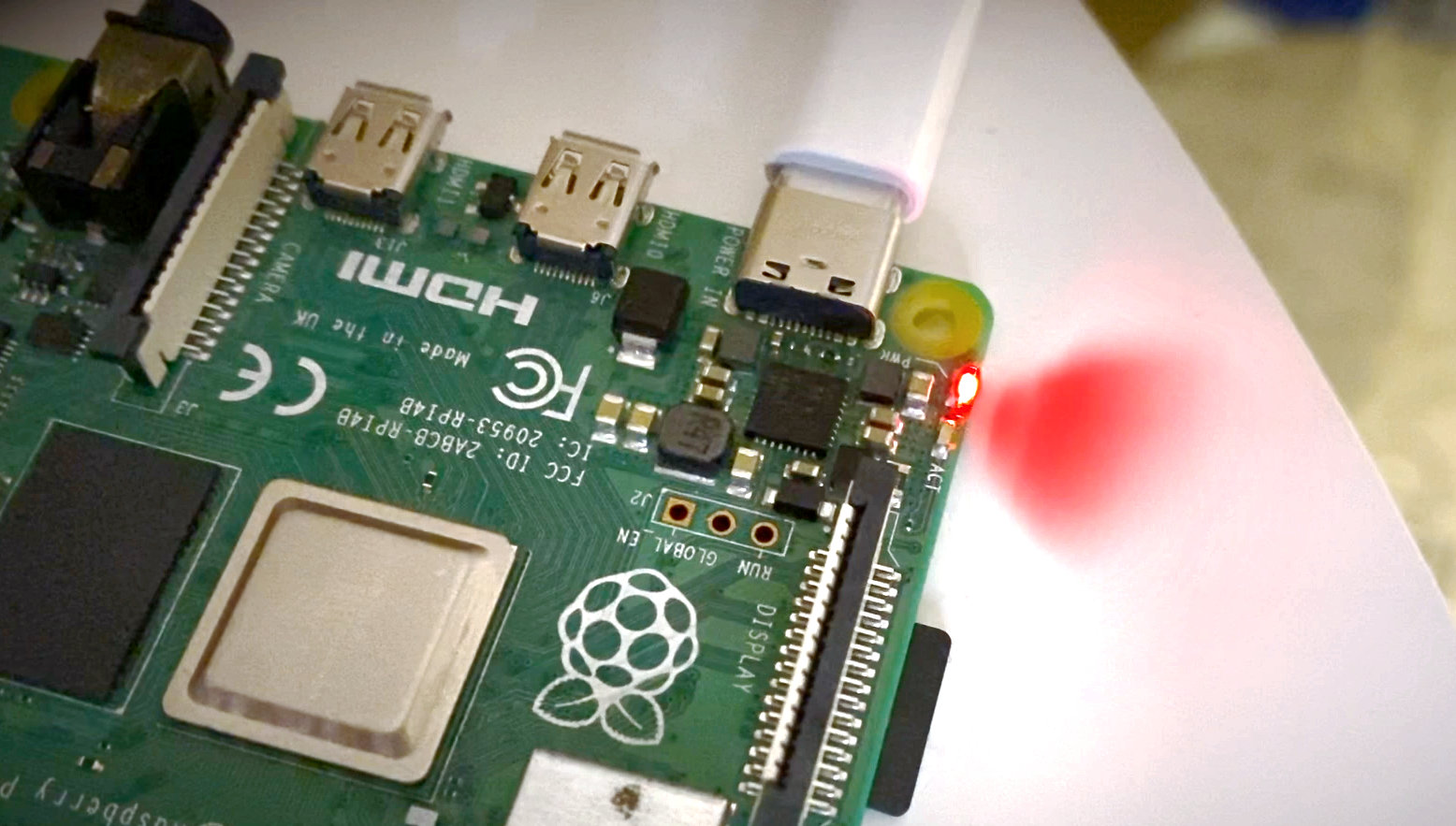 raspberry pi red led